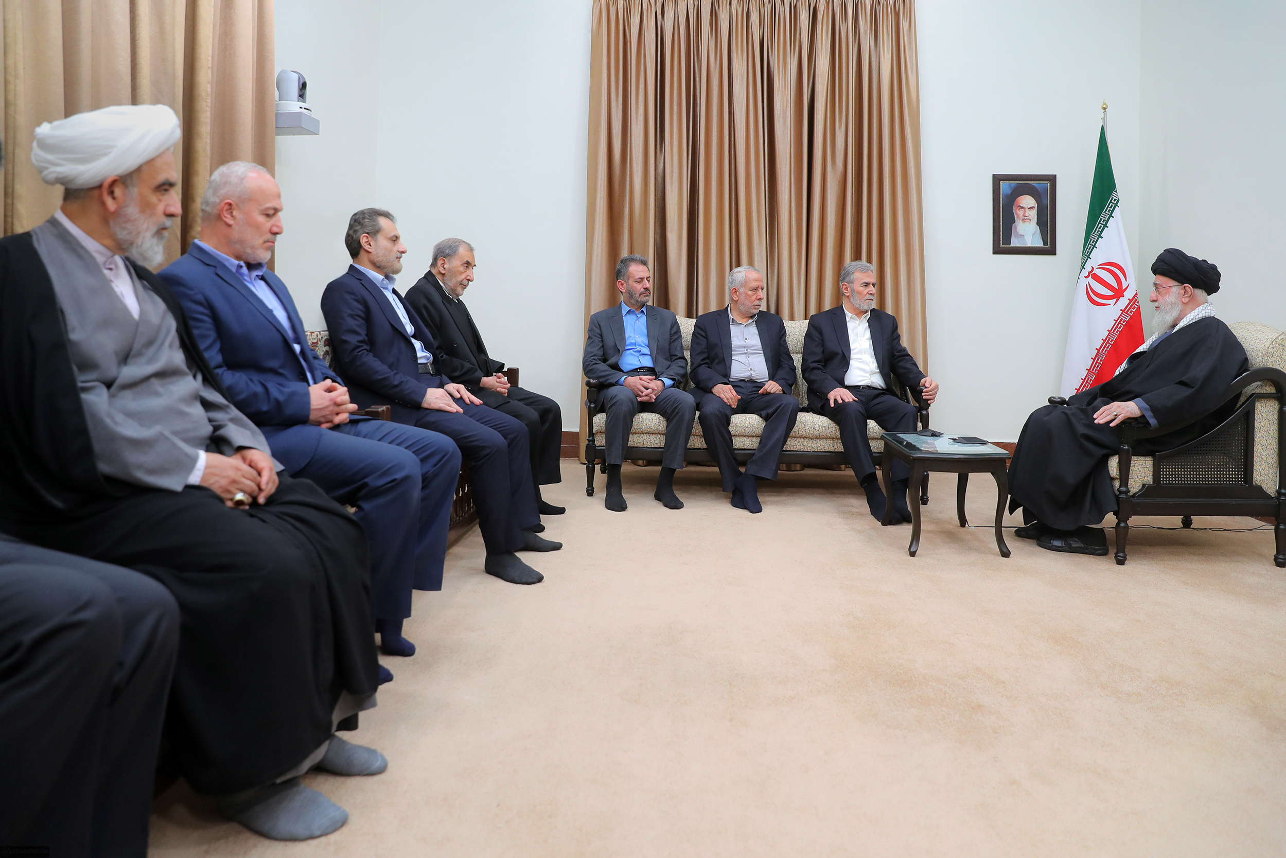 تصویر از دیدار دبیرکل جنبش جهاد اسلامی فلسطین و هیئت همراه با رهبر انقلاب