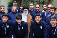تصویر از دیدار تیم ملی والیبال دانش‌آموزی ایران با رهبر انقلاب